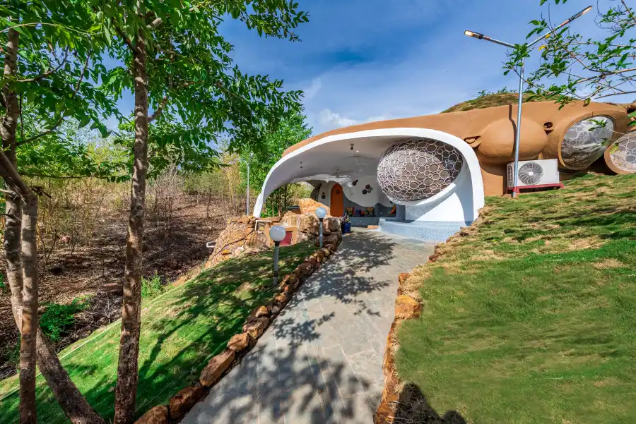 SaffronStays AsanjA Titaly, Murbad