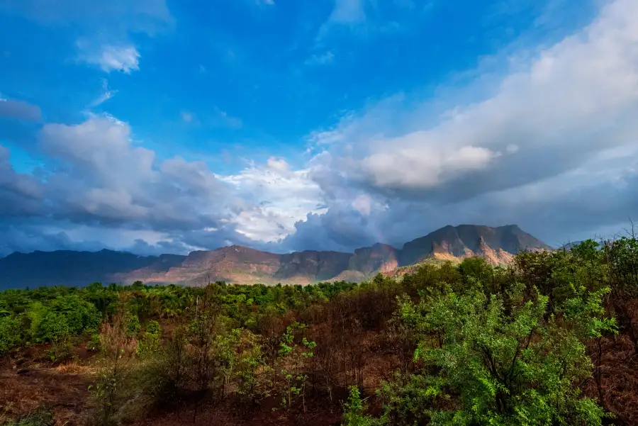 SaffronStays AsanjA Titaly, Murbad