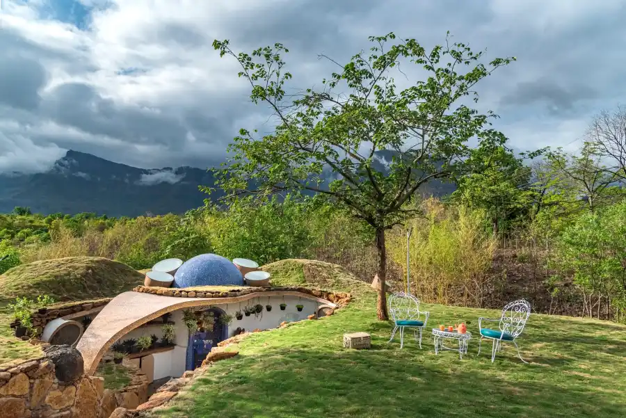 SaffronStays AsanjA Titaly, Murbad