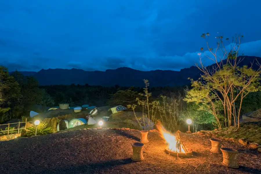SaffronStays AsanjA Titaly, Murbad
