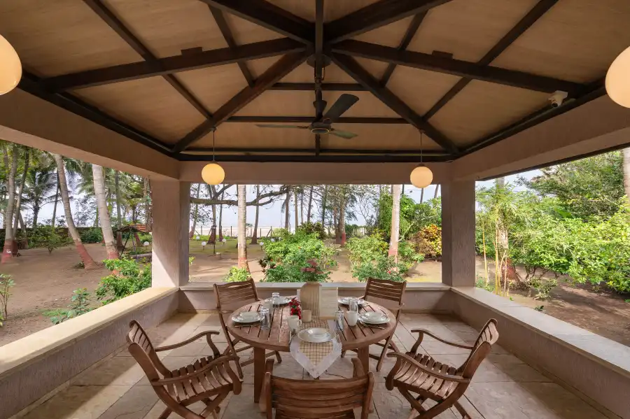 SaffronStays Bay Watch, Kelwa