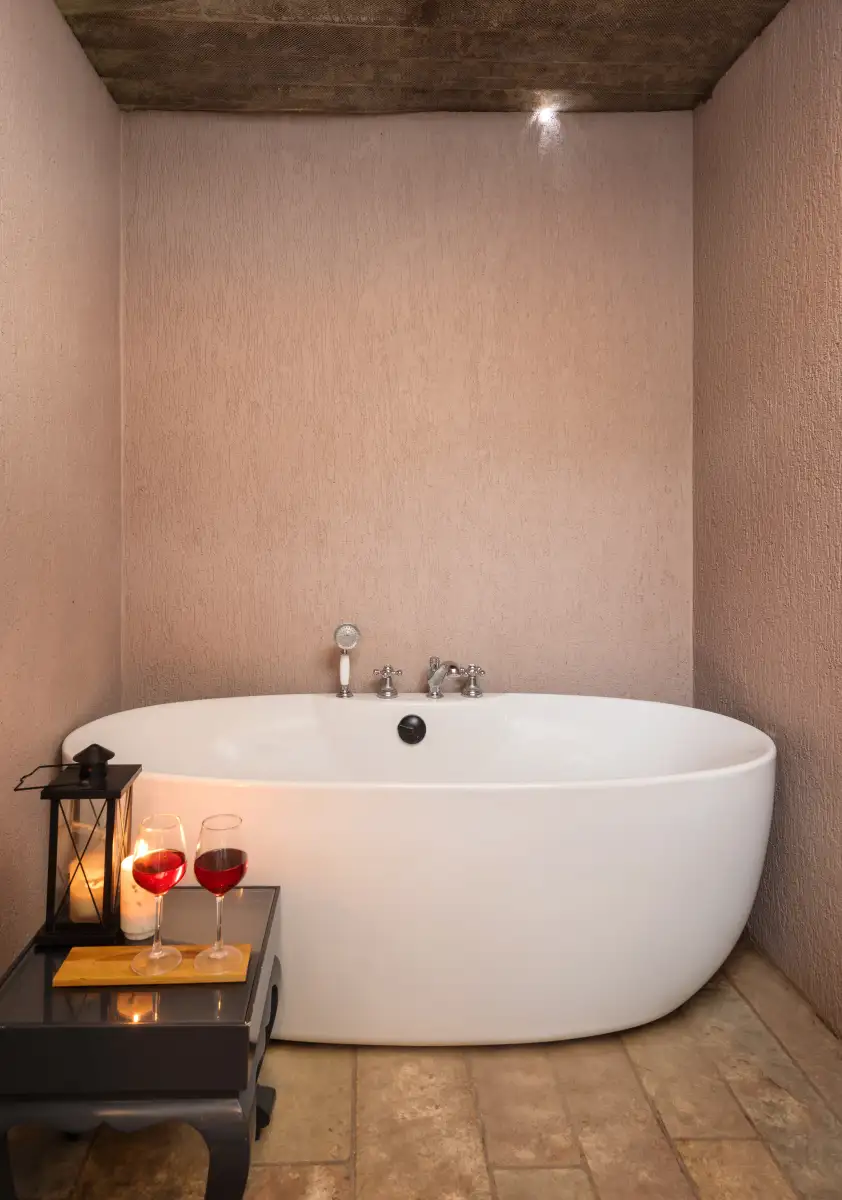 SaffronStays Bay Watch, Kelwa