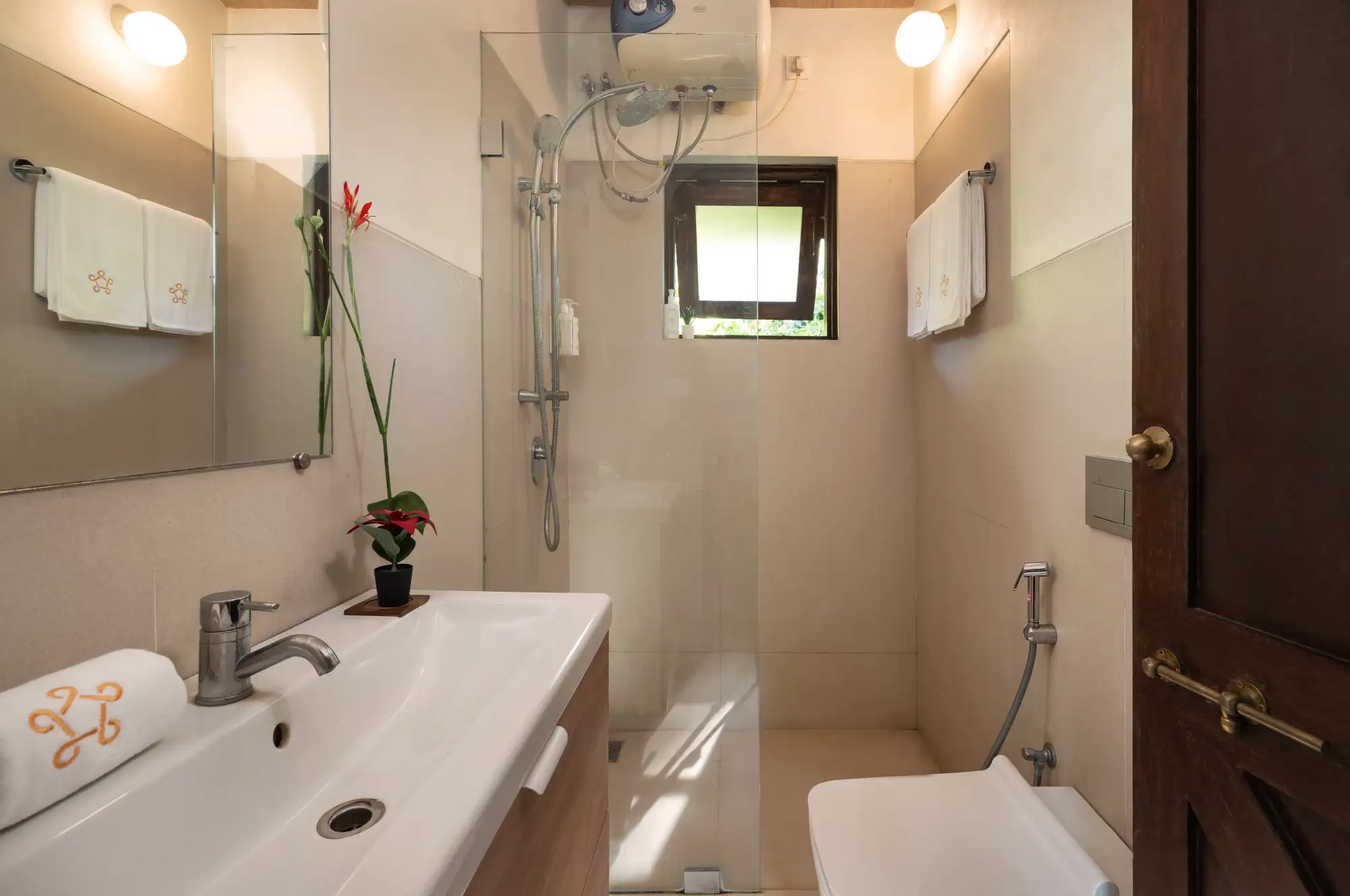 SaffronStays Bay Watch, Kelwa