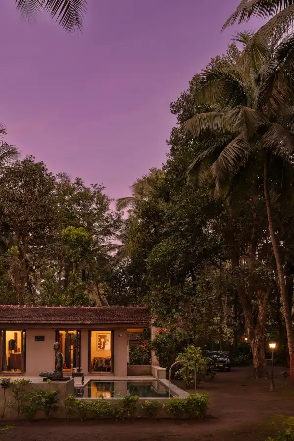 SaffronStays Bay Watch, Kelwa