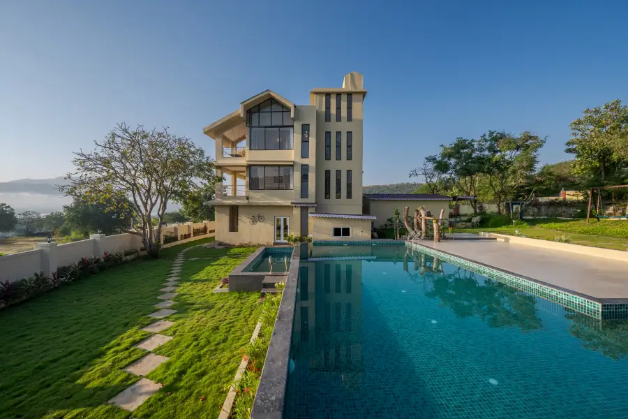 SaffronStays Belvedere Lakehouse, Pune