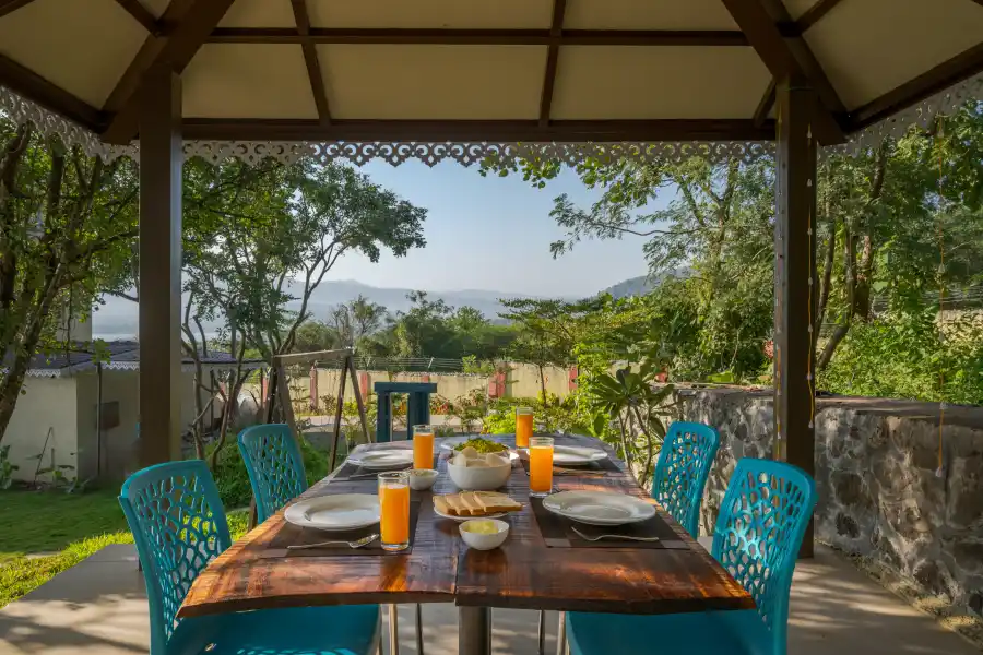 SaffronStays Belvedere Lakehouse, Pune