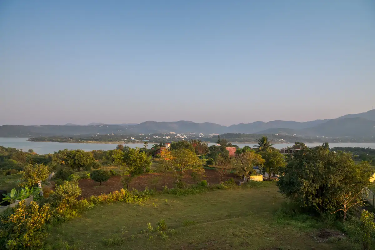 SaffronStays Belvedere Lakehouse, Pune