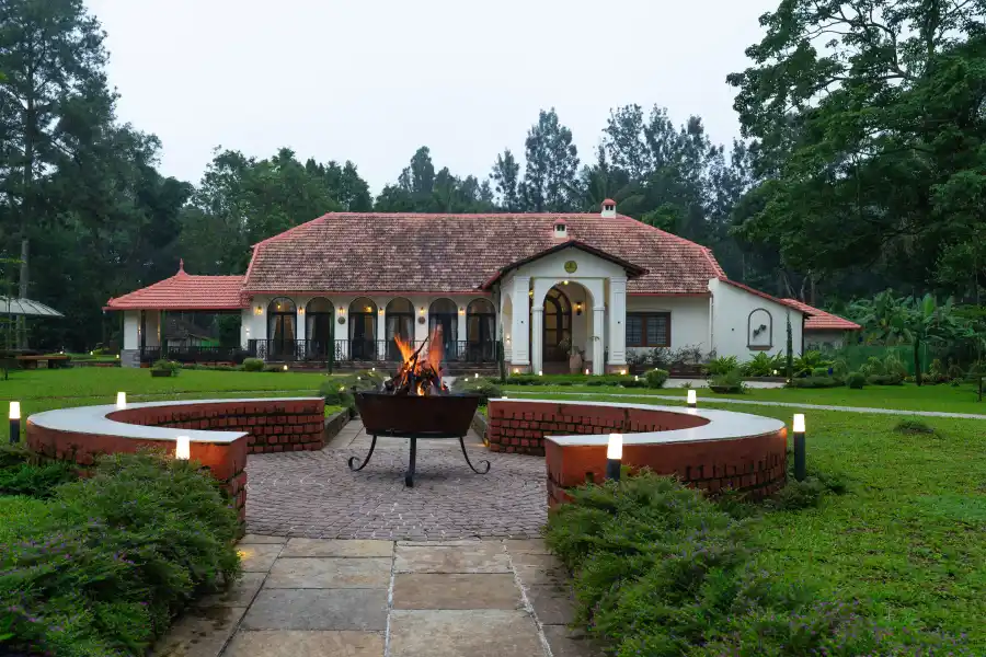 SaffronStays Biccode Woodside, Belur