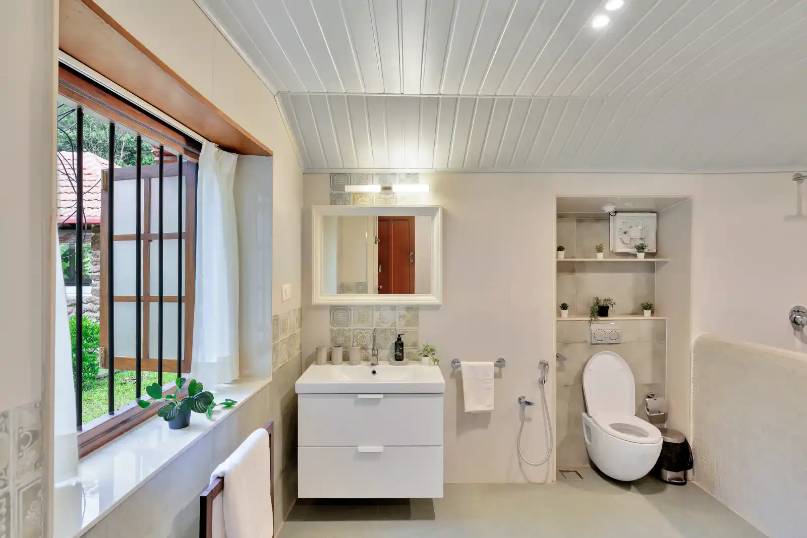 SaffronStays Biccode Woodside, Belur