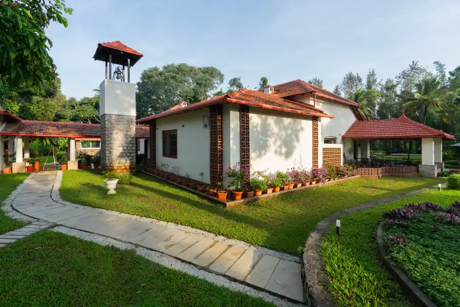 SaffronStays Biccode Woodside, Belur