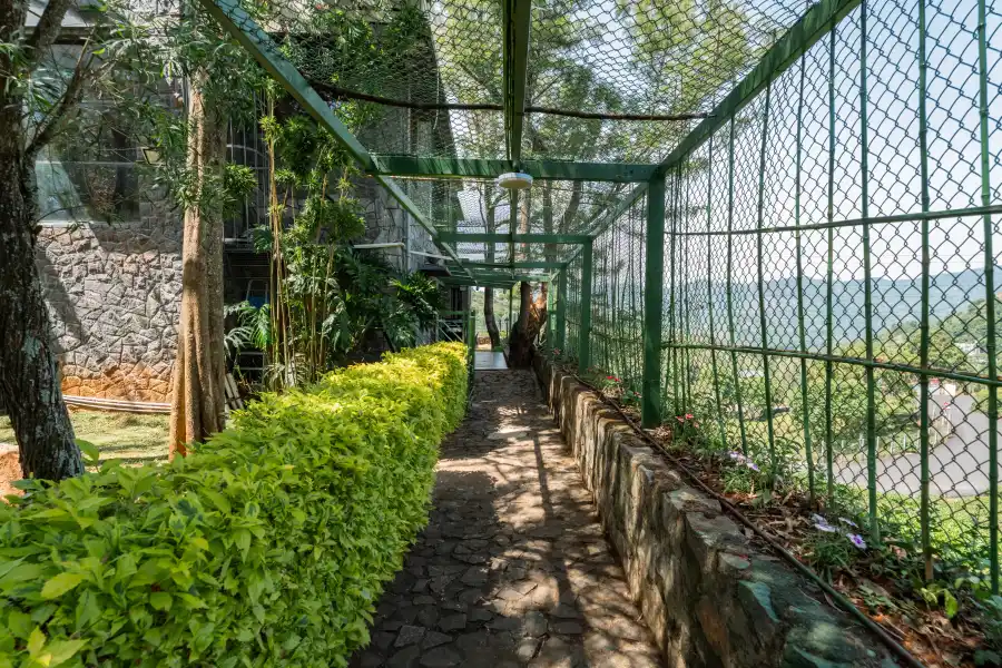 SaffronStays Blooming Stone, Kotagiri