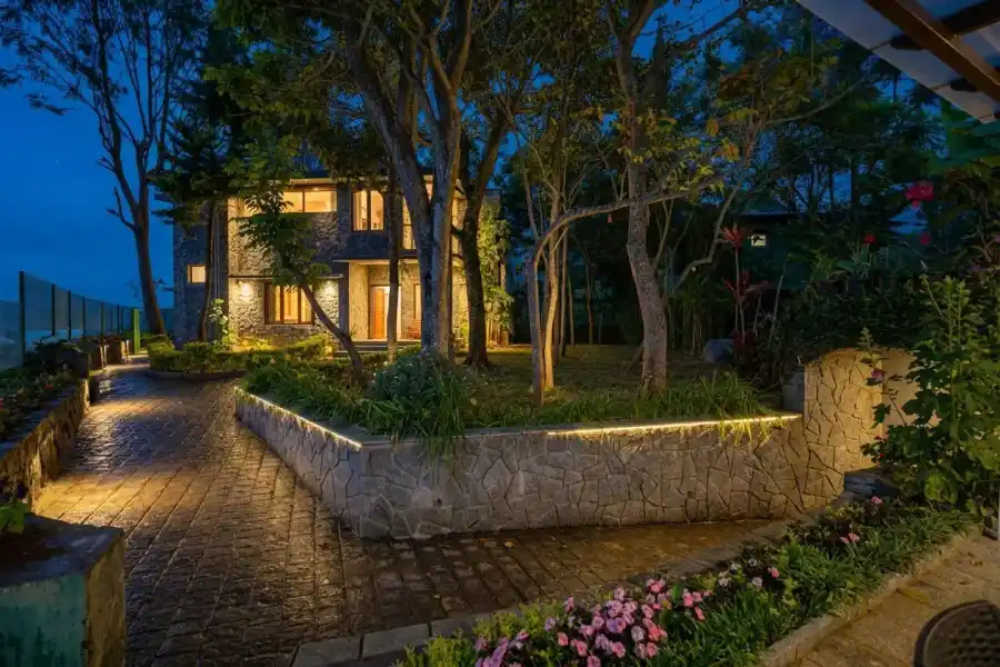 SaffronStays Blooming Stone, Kotagiri