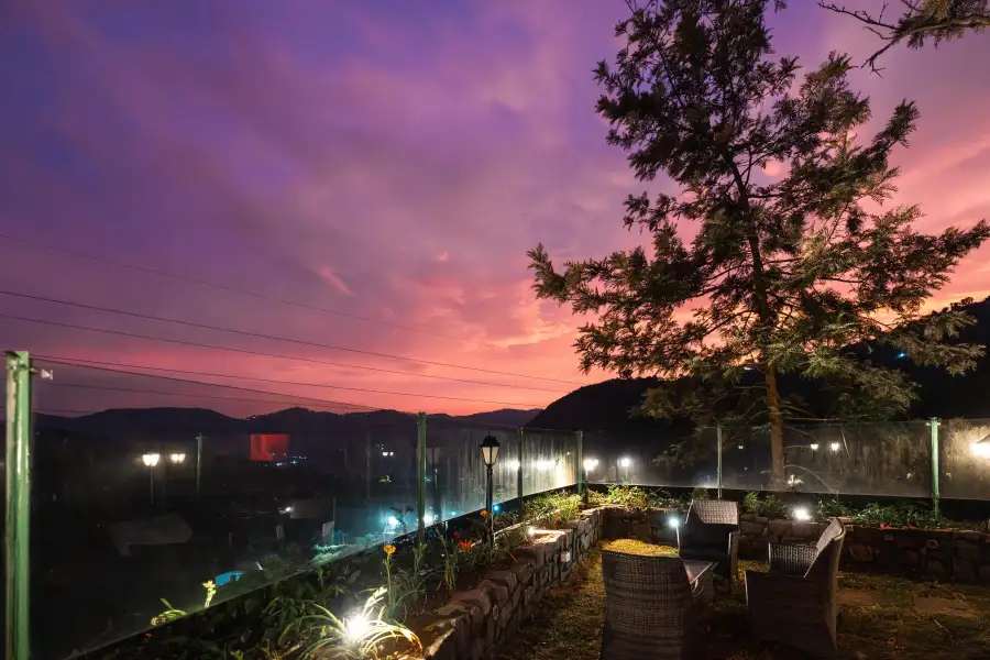 SaffronStays Blooming Stone, Kotagiri
