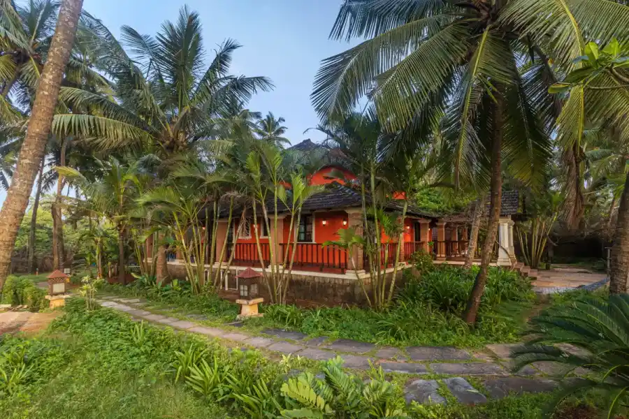 SaffronStays Blue Flag, Hejamady