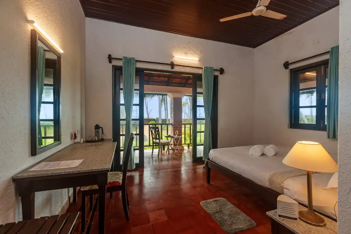 SaffronStays Blue Flag, Hejamady