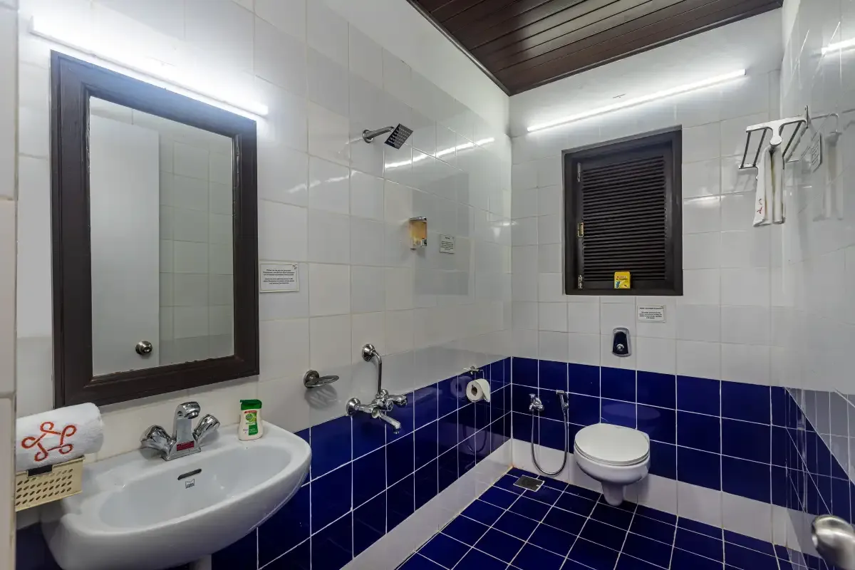 SaffronStays Blue Flag, Hejamady