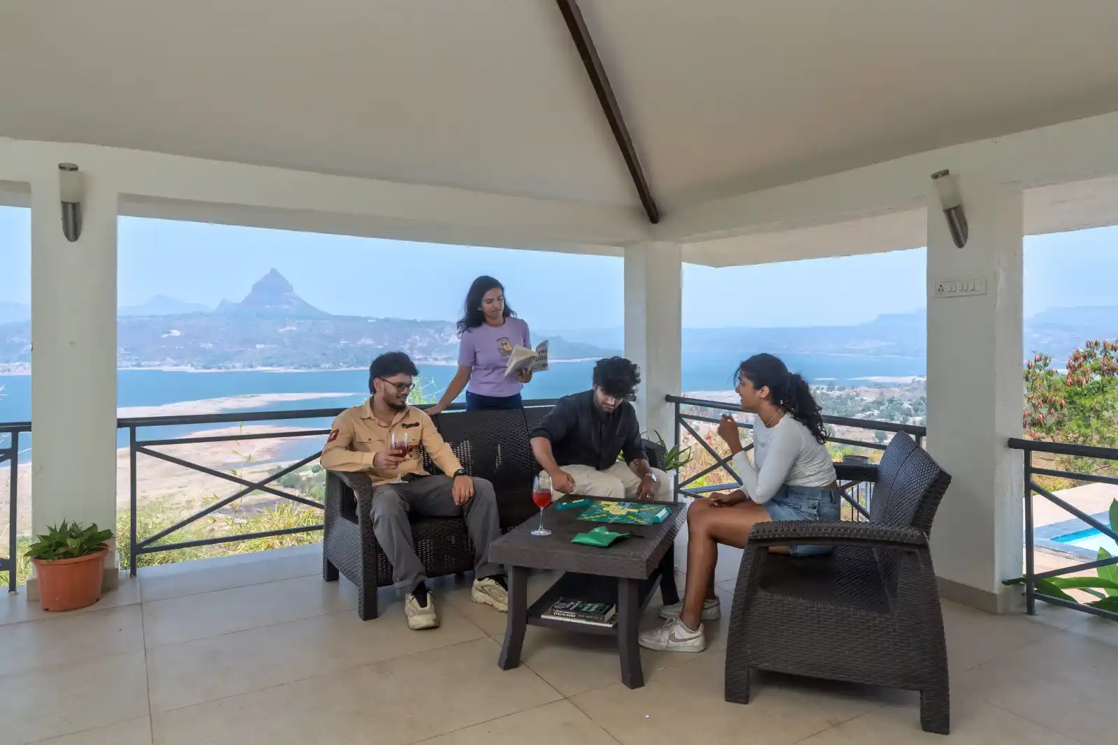 SaffronStays Blue Infinitum, Pawna