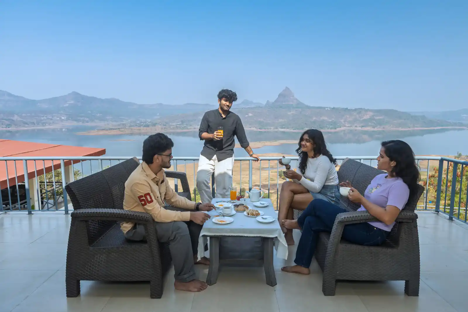 SaffronStays Blue Infinitum, Pawna