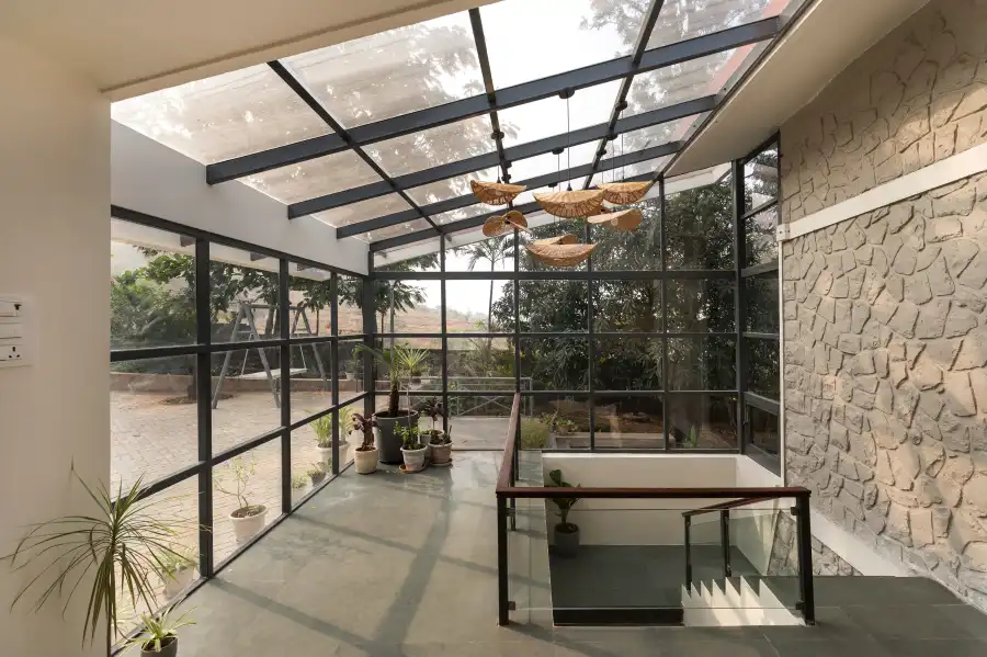 SaffronStays Blue Infinitum, Pawna