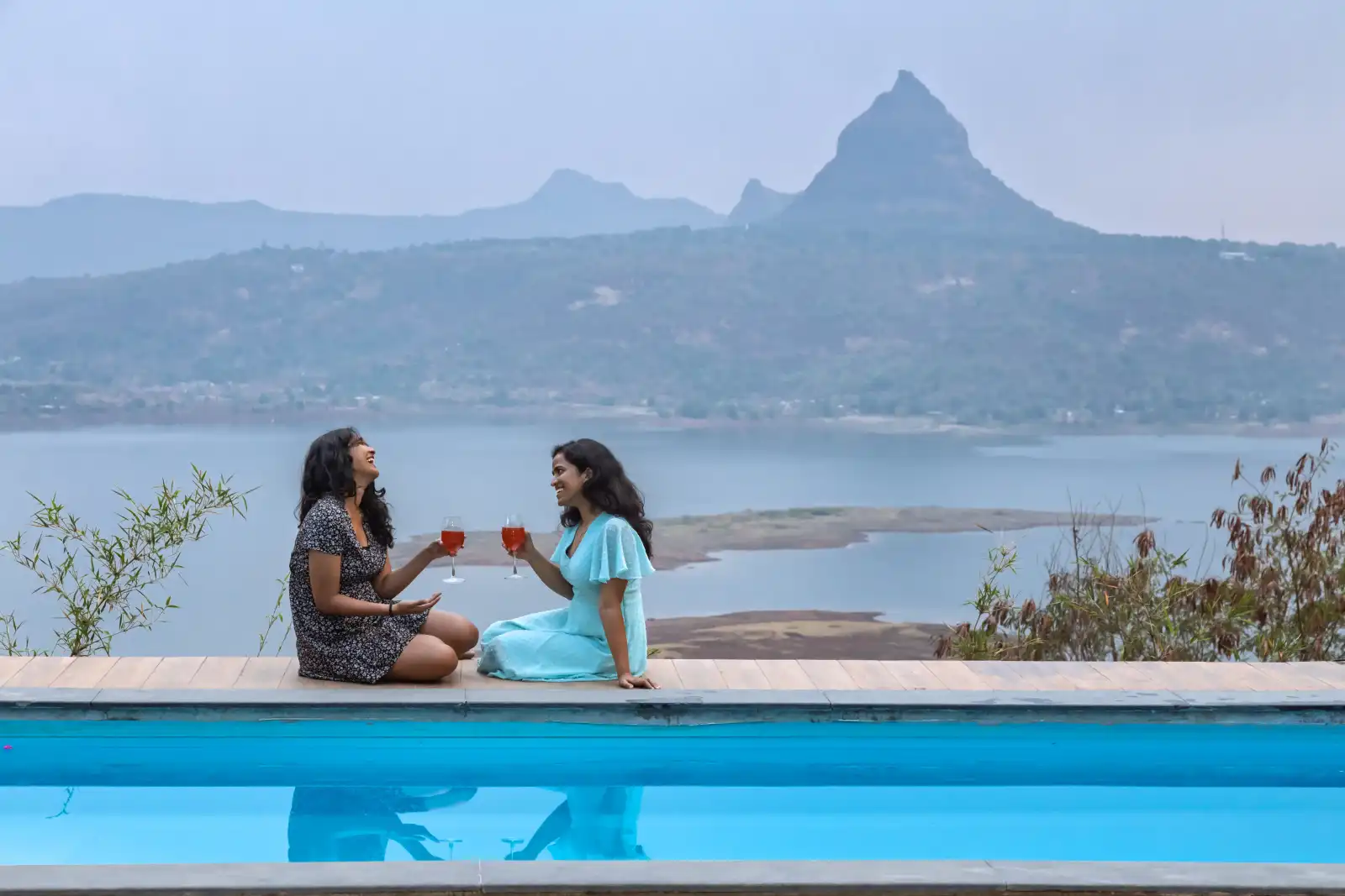 SaffronStays Blue Infinitum, Pawna