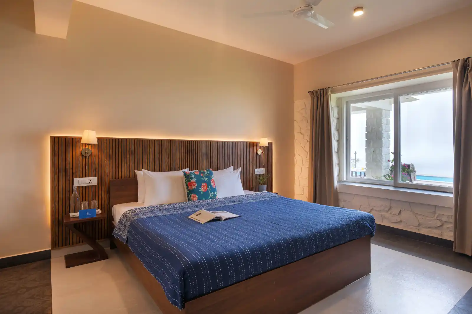 SaffronStays Blue Infinitum, Pawna