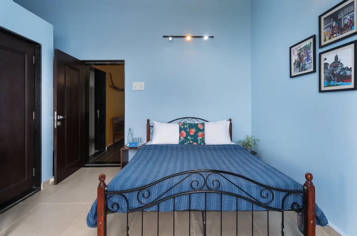 SaffronStays Blue Infinitum, Pawna