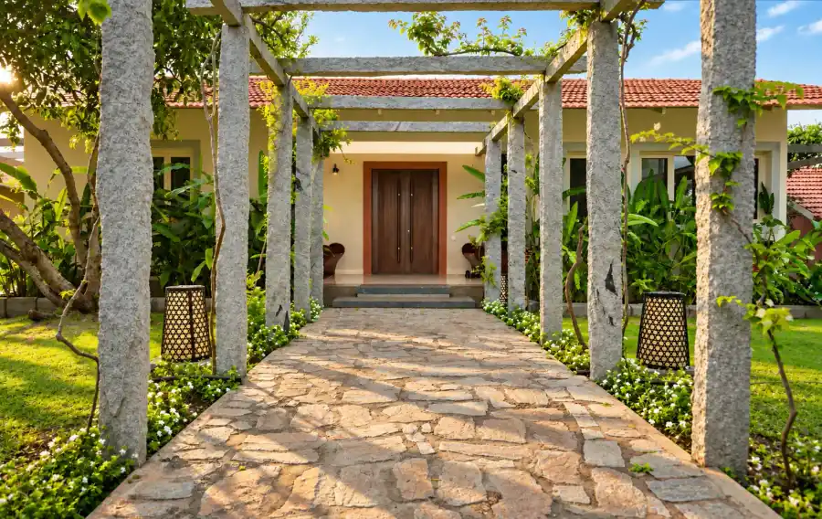 SaffronStays Chandra Amara, Bangalore