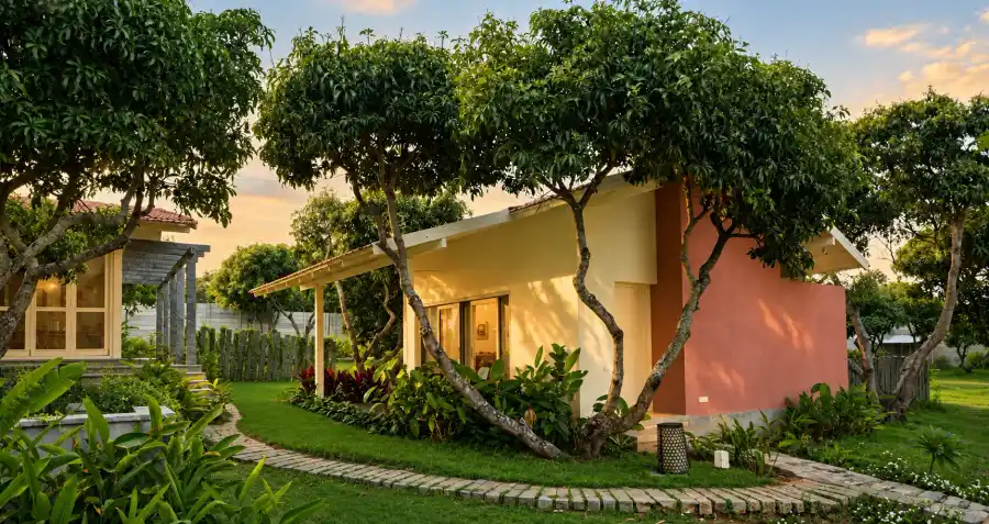 SaffronStays Chandra Amara, Bangalore