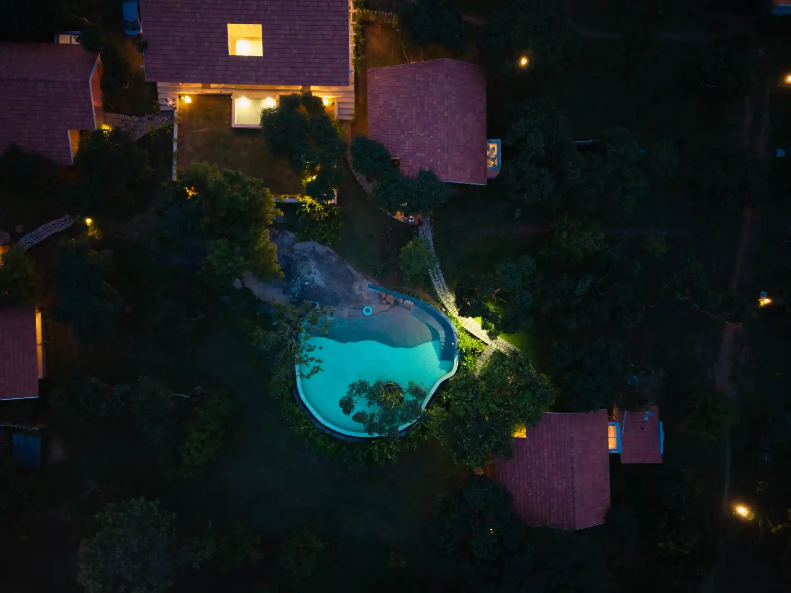 SaffronStays Chandra Amara, Bangalore