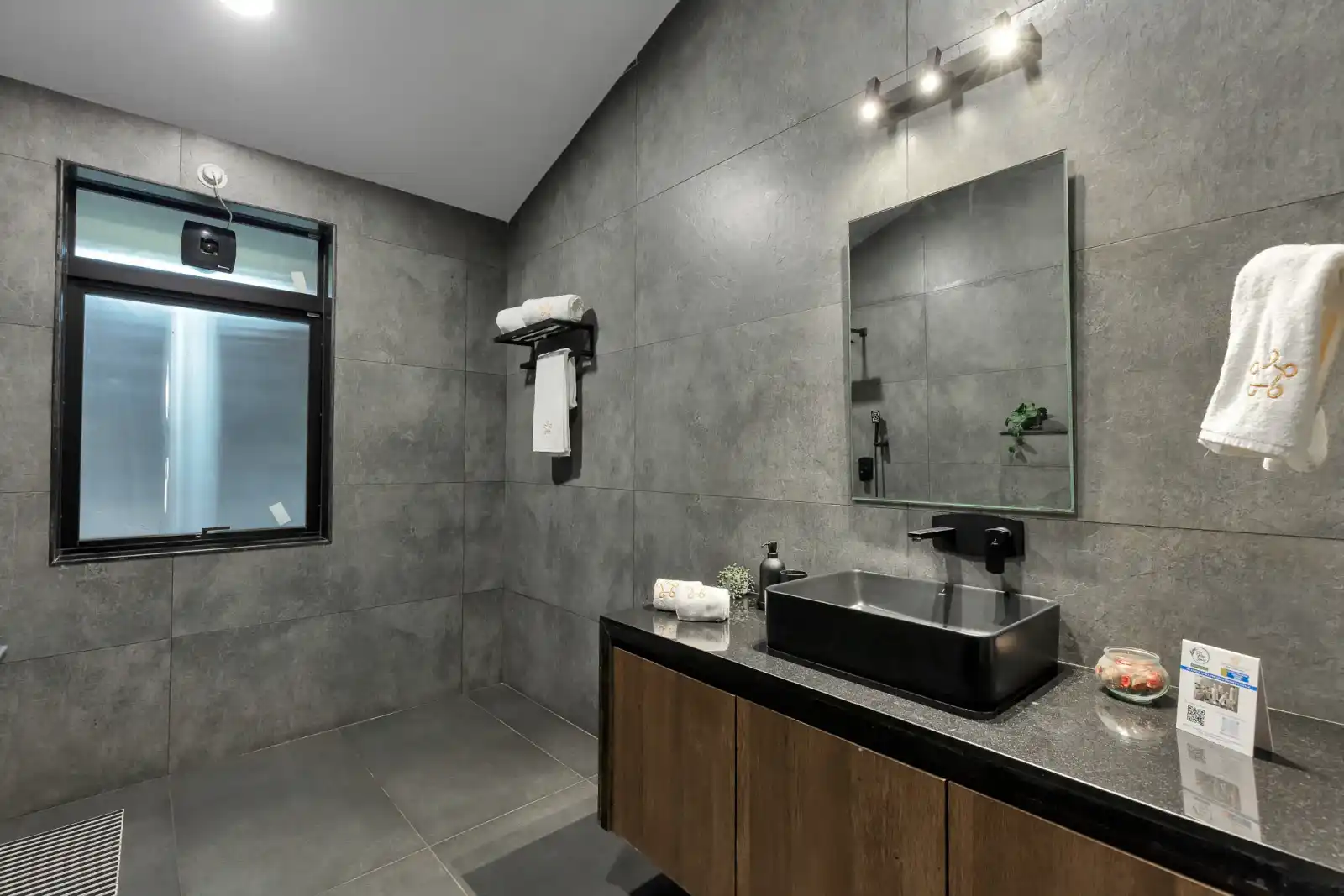 SaffronStays Earl Grey, Khopoli
