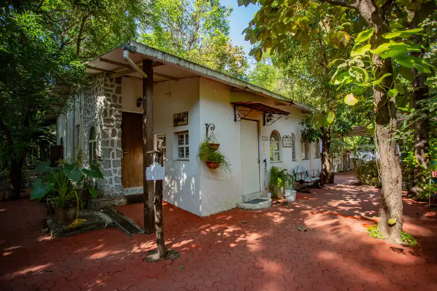 SaffronStays Elfreda, Vikramgad
