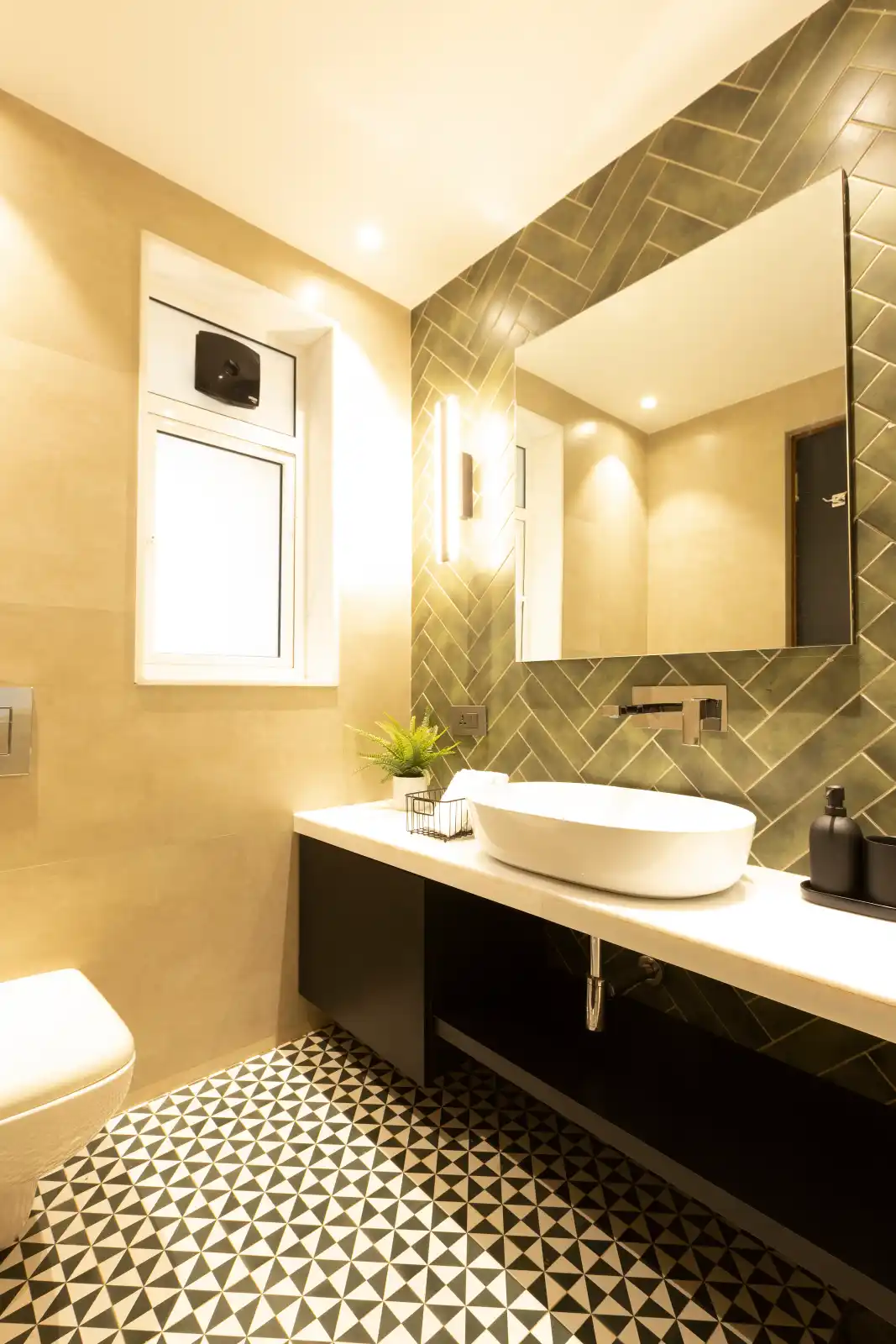SaffronStays Emalyn, Mumbai