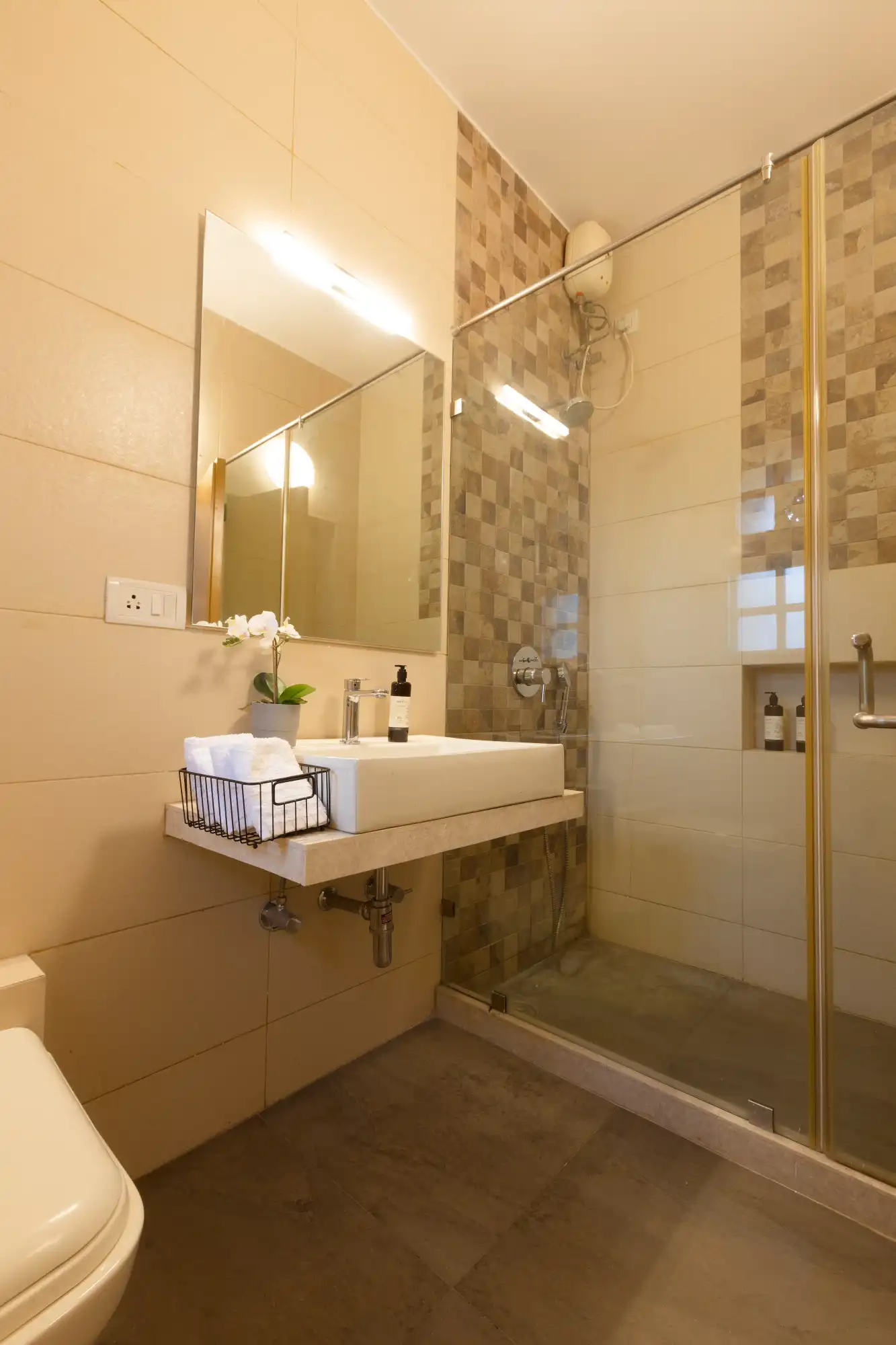 SaffronStays Emalyn, Mumbai