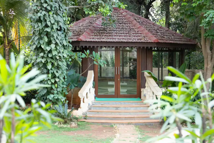 SaffronStays Emalyn, Mumbai
