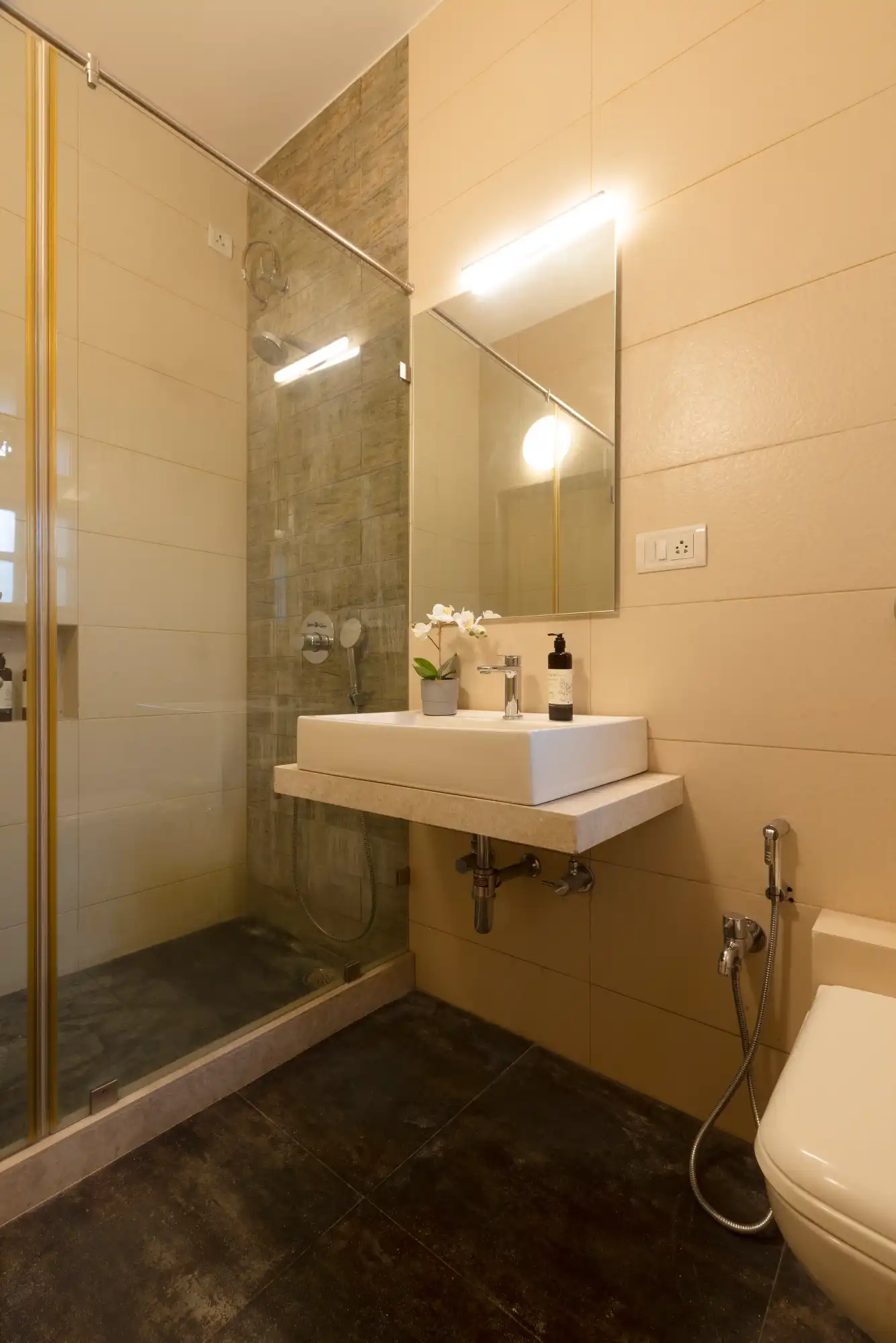 SaffronStays Emalyn, Mumbai