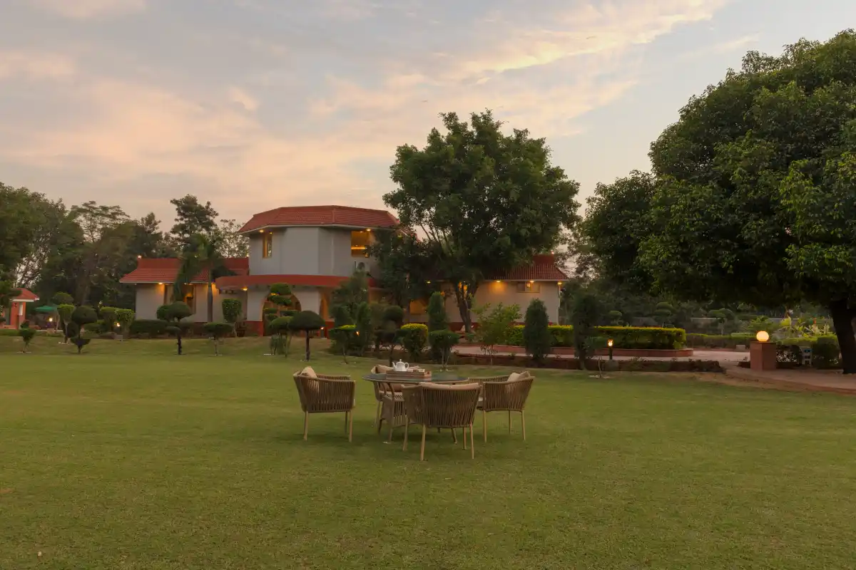 SaffronStays Emerald Farms, Sohna