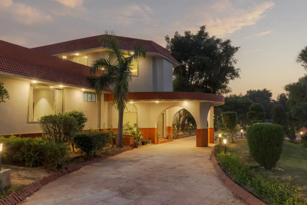 SaffronStays Emerald Farms, Sohna