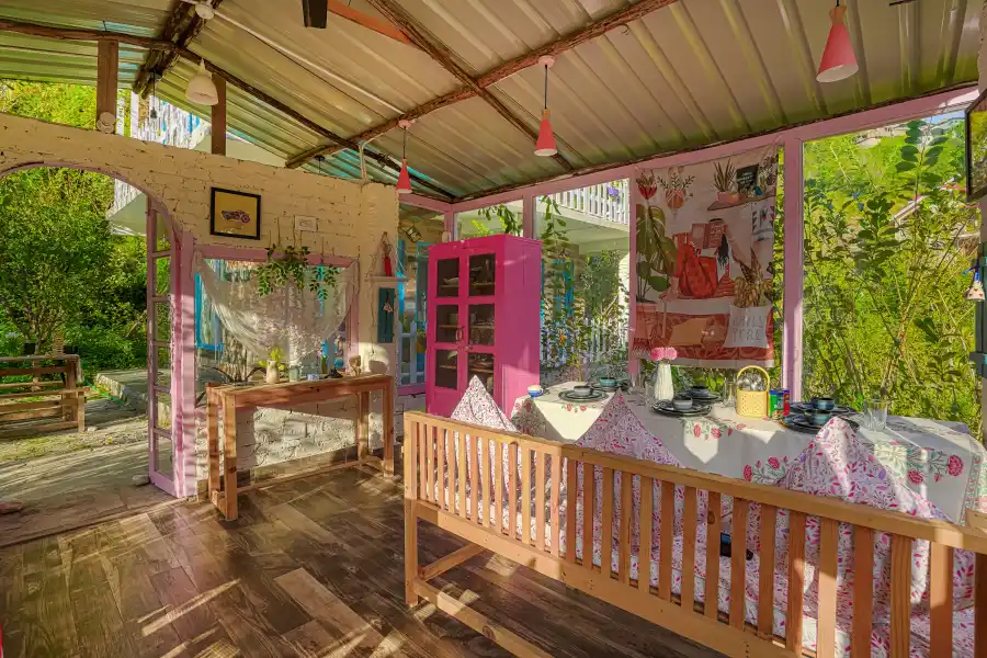 SaffronStays Fairytale Villa, Tirthan Valley