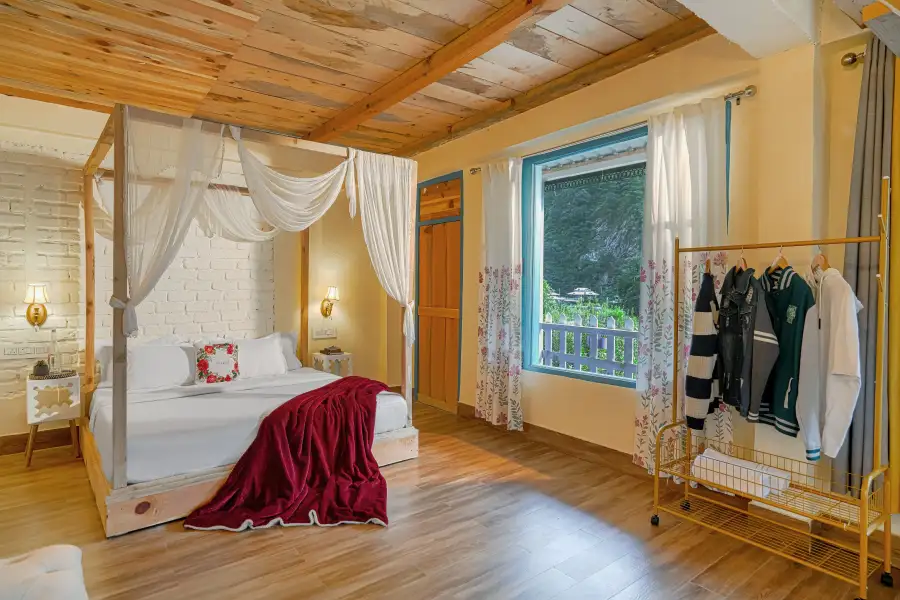 SaffronStays Fairytale Villa, Tirthan Valley