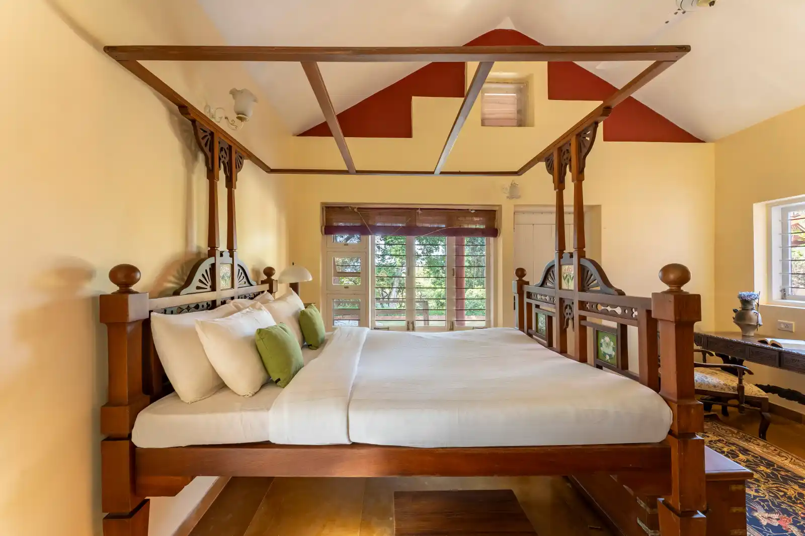 SaffronStays Garnet House, Mahabaleshwar