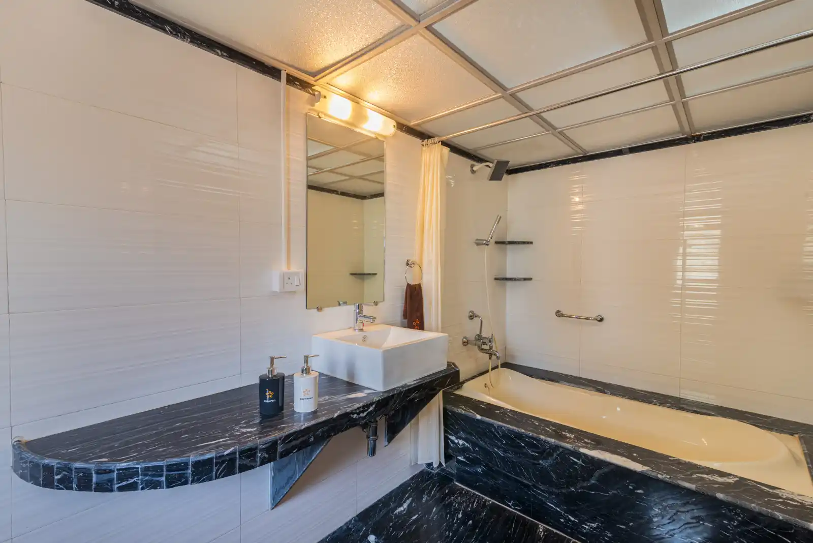 SaffronStays Grandiosa, Khandala