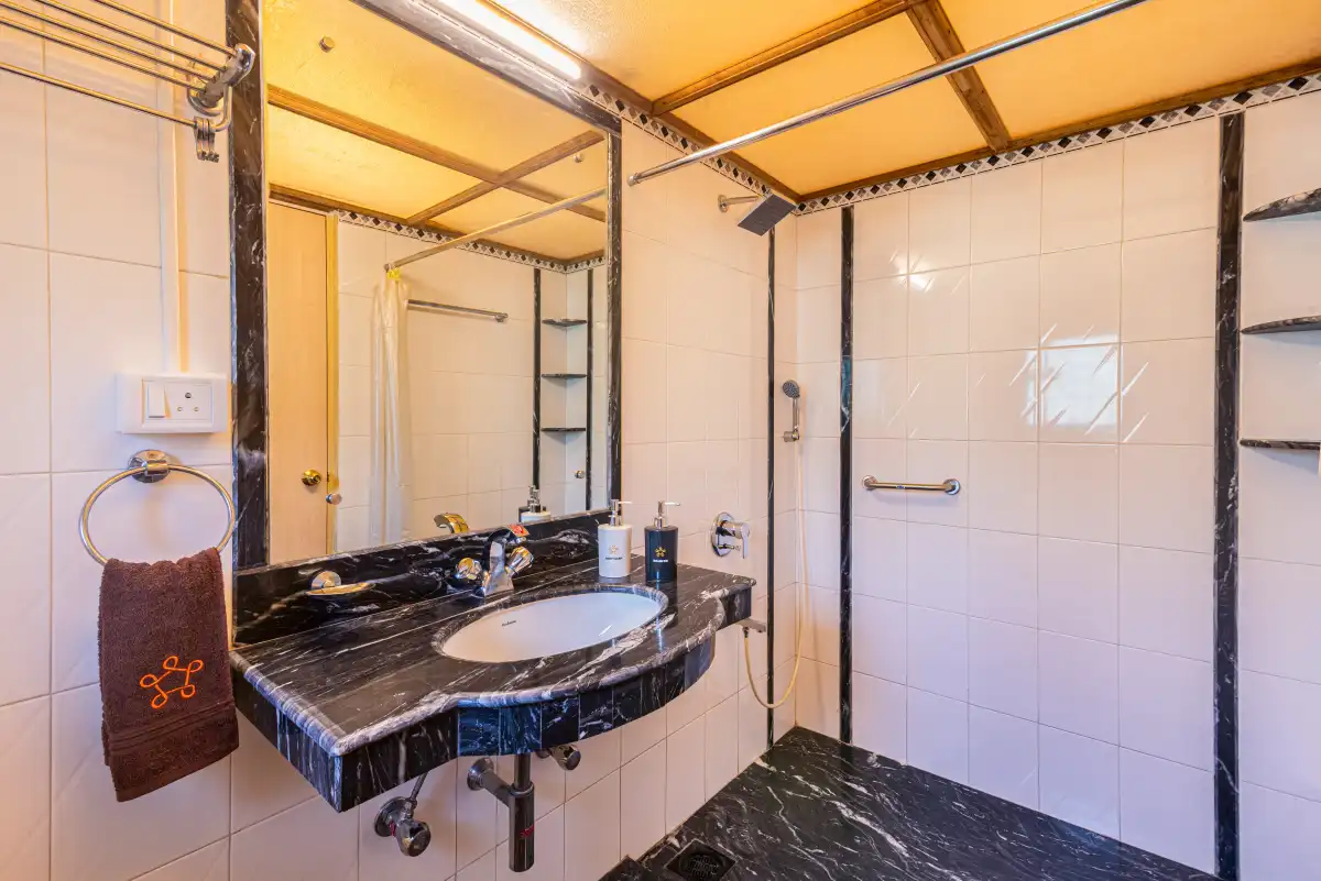 SaffronStays Grandiosa, Khandala