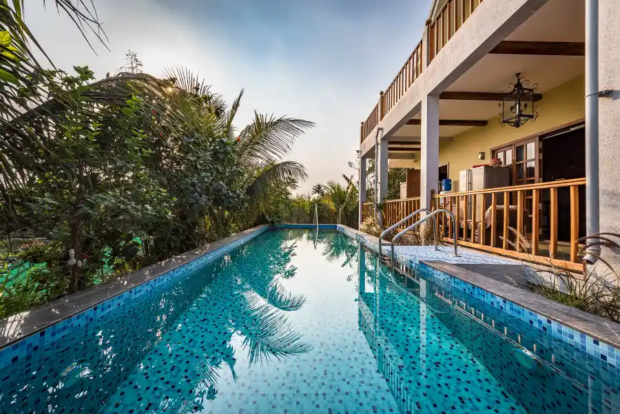 SaffronStays Happy Fields, Pune