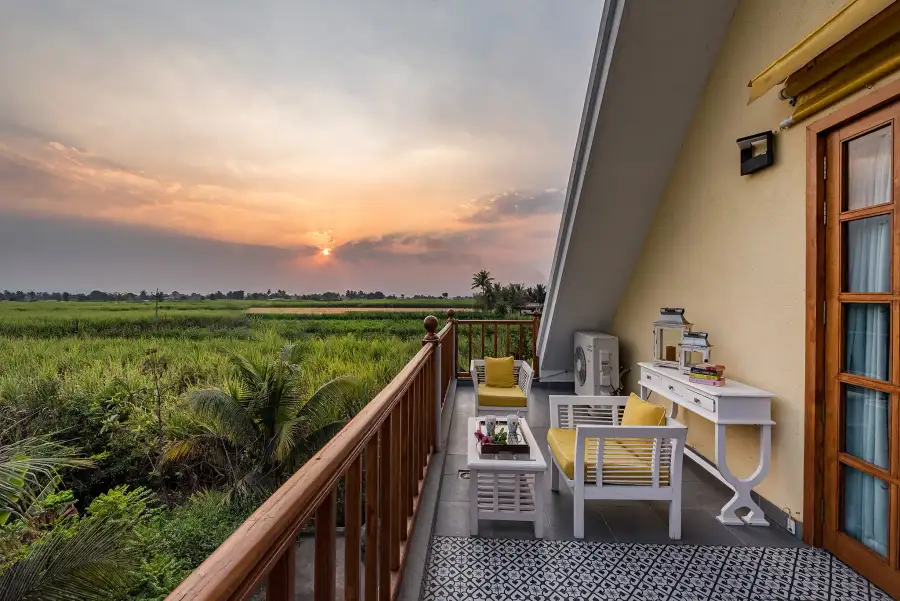 SaffronStays Happy Fields, Pune