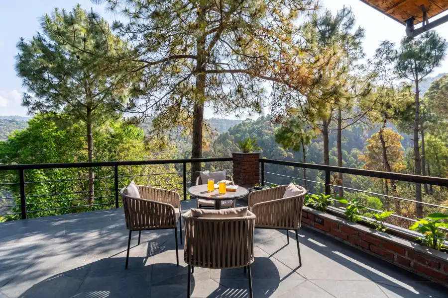 SaffronStays Hill Abode, Kasauli