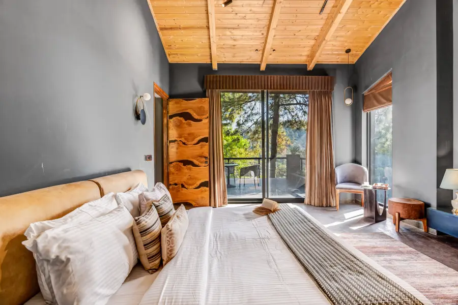 SaffronStays Hill Abode, Kasauli