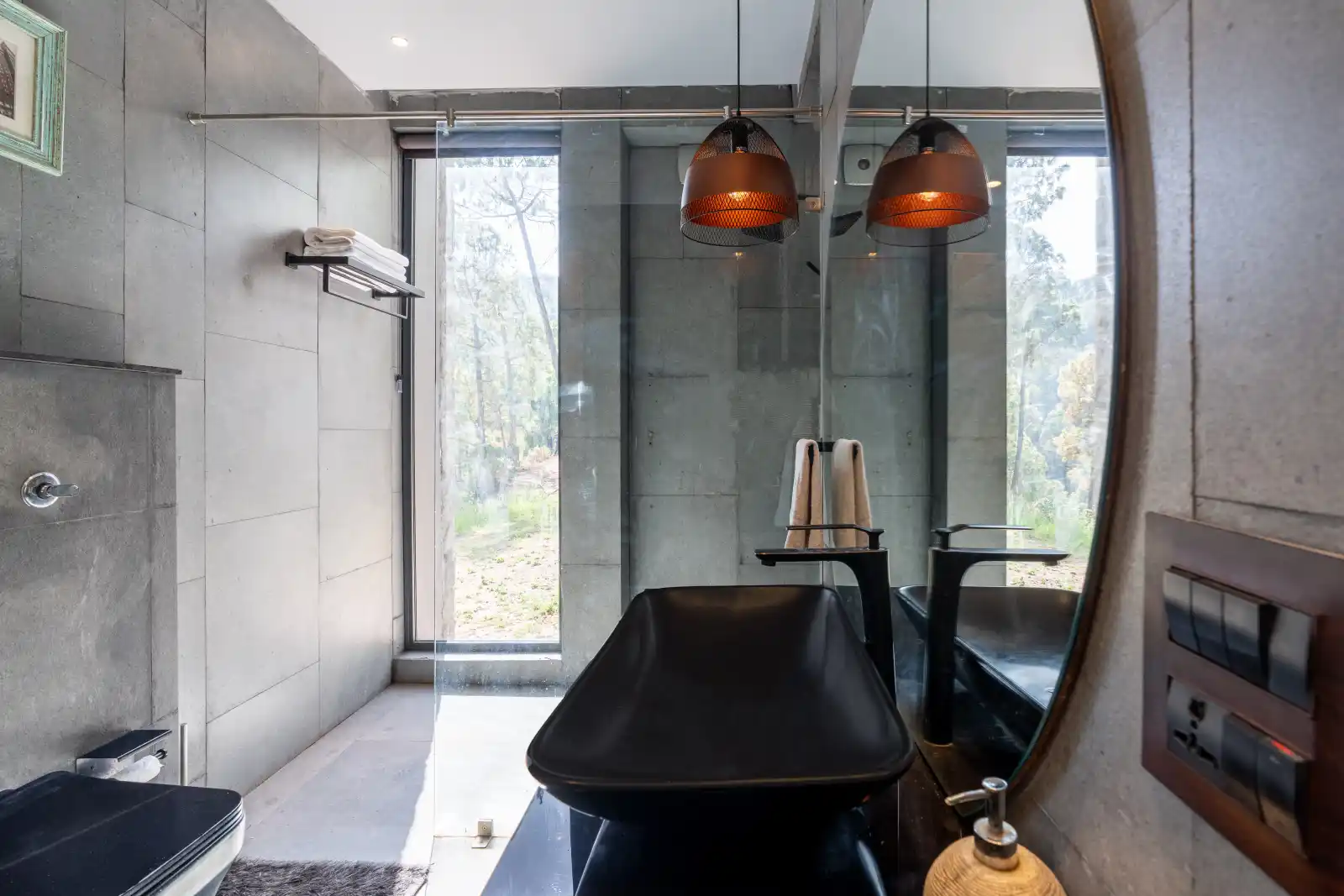 SaffronStays Hill Abode, Kasauli