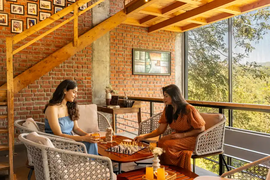 SaffronStays Hill Abode, Kasauli