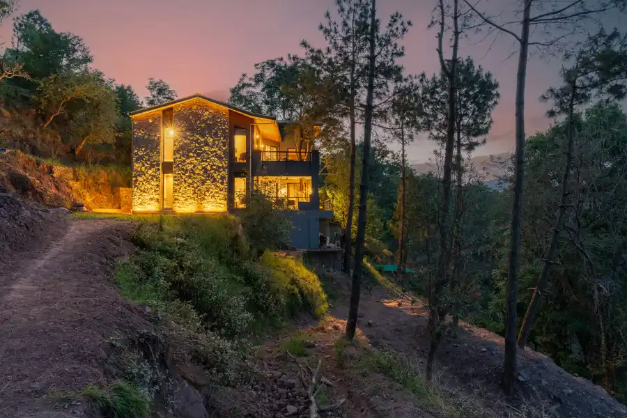 SaffronStays Hill Abode, Kasauli