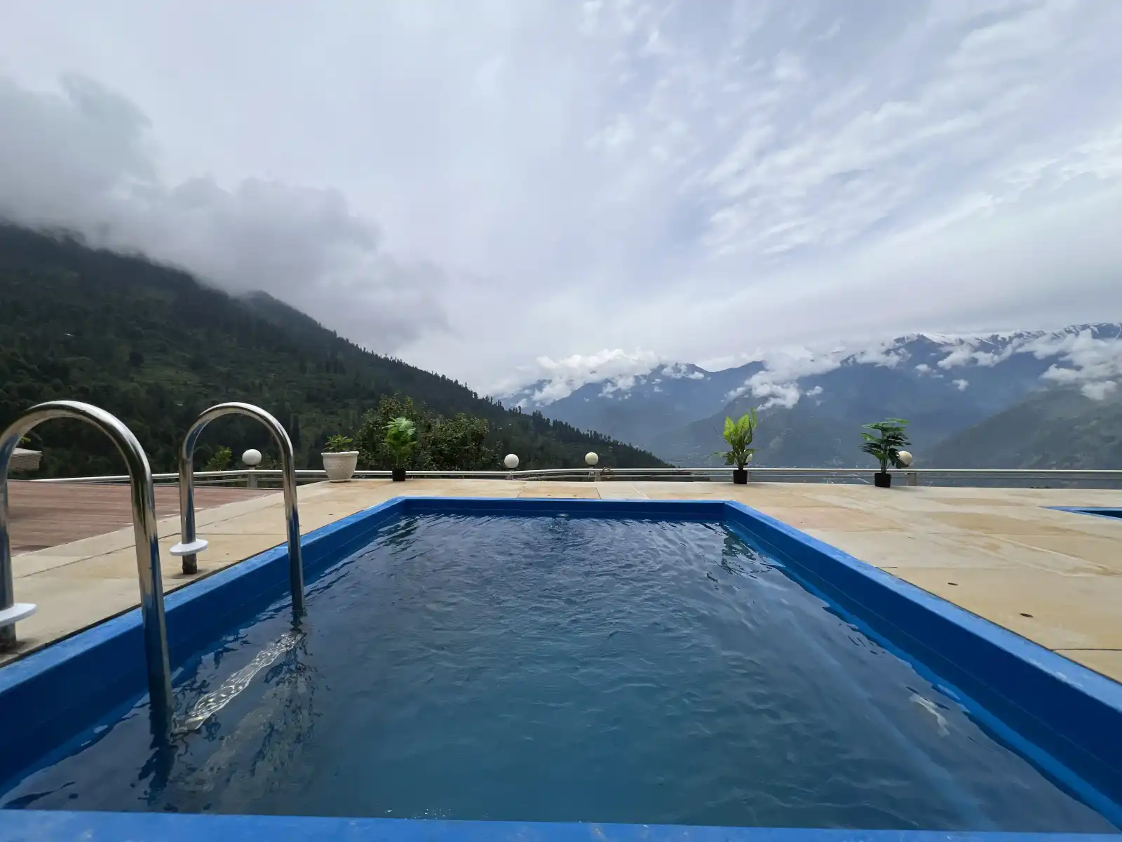 SaffronStays Interstellar, Manali